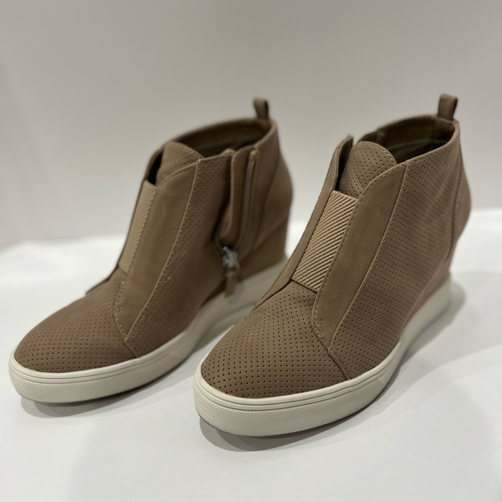MIA WOMENS Size 7 CRISTIE-B SNEAKERS SHOES CASUAL MH0441AB With Box